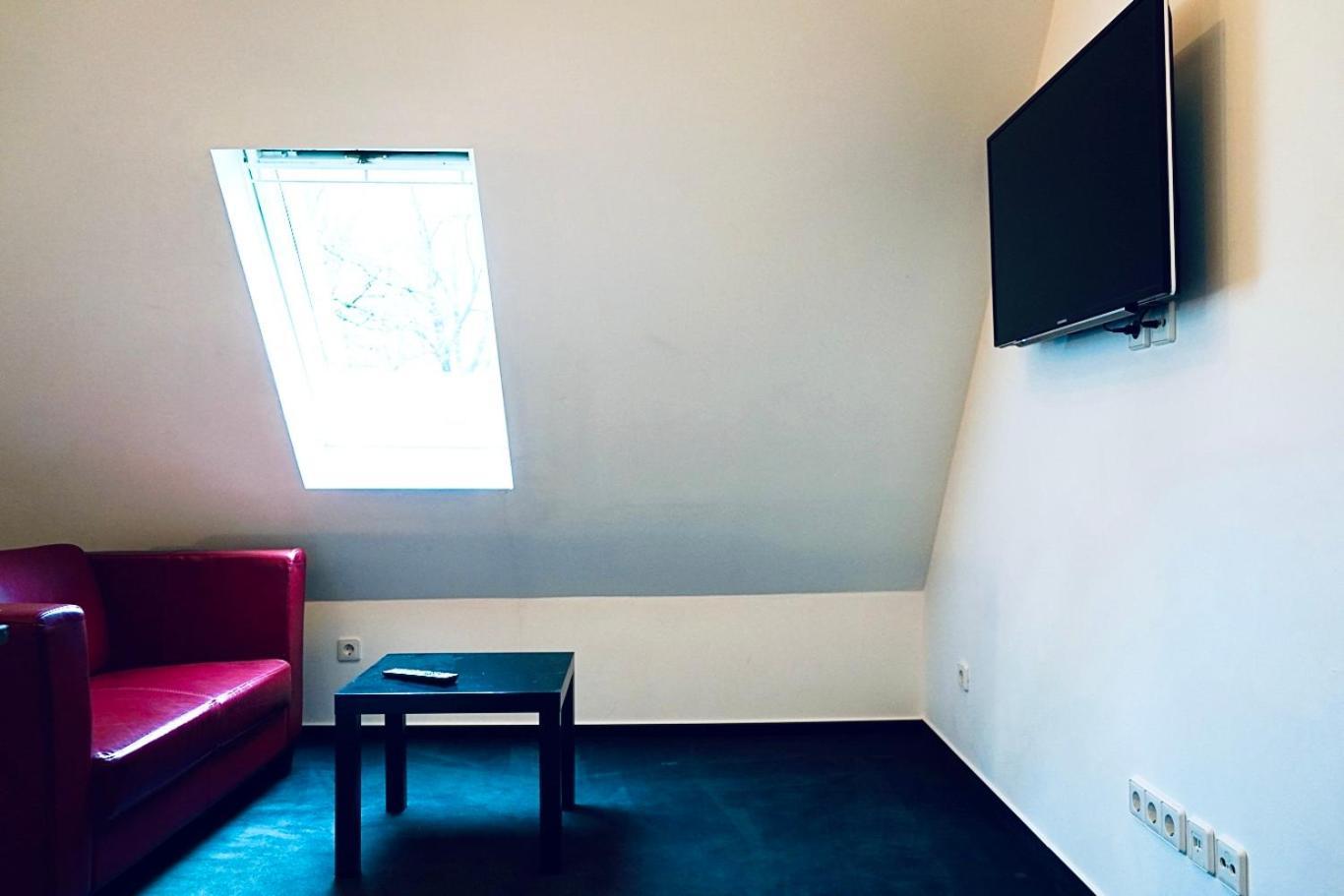 Haus Im Gruenen Fuer 6 Personen-3 Schlafzimmer- 3 Baedern -Waschmaschine-Grosse Terrasse- Vollausgestattete Kueche Wolfsburg Luaran gambar