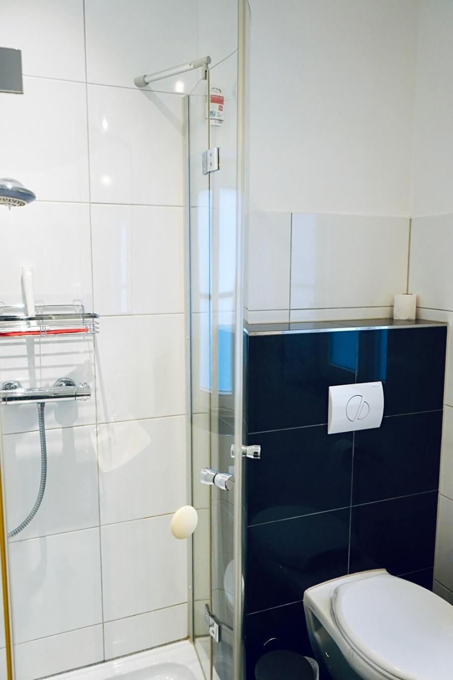 Haus Im Gruenen Fuer 6 Personen-3 Schlafzimmer- 3 Baedern -Waschmaschine-Grosse Terrasse- Vollausgestattete Kueche Wolfsburg Luaran gambar